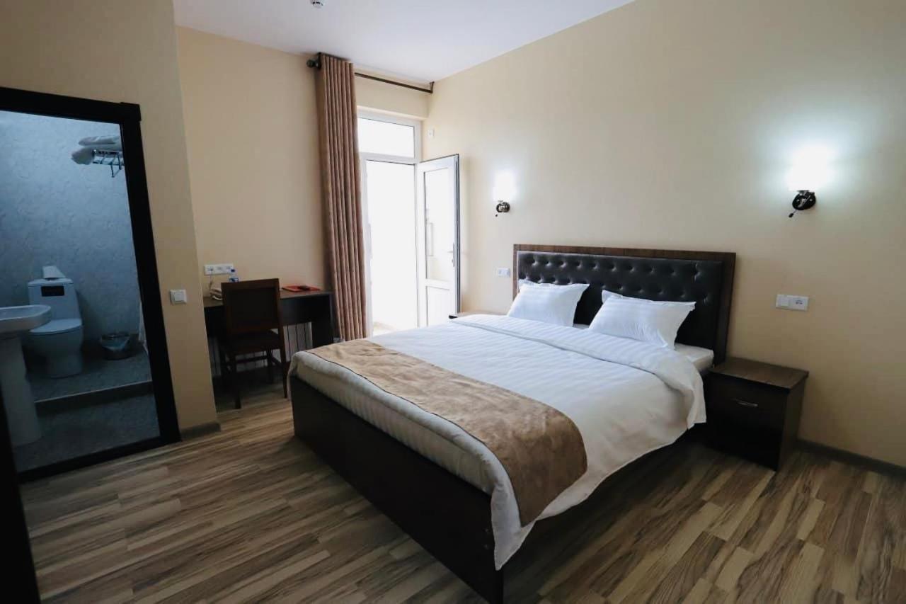 Tourist Inn Hotel Tashkent Exterior photo